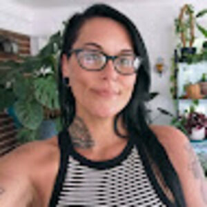 Meet your Posher, Alyson